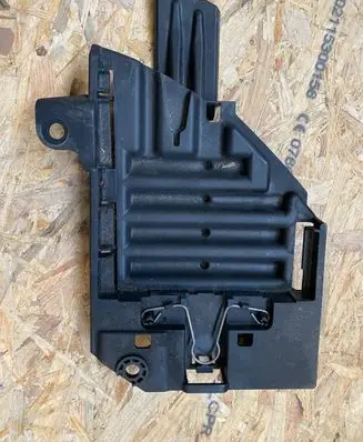 Land Rover Discovery Sport Headlight/headlamp mounting bracket 00183541