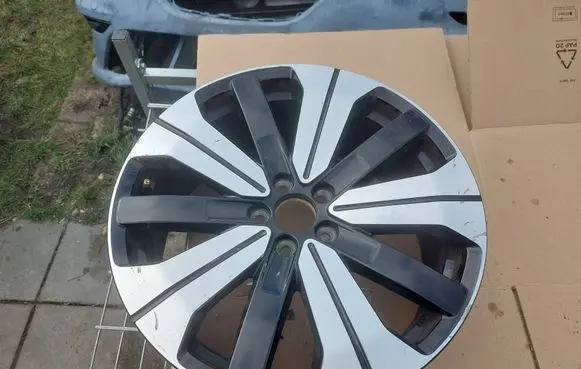 Volvo XC40 R19 alloy rim 32358728