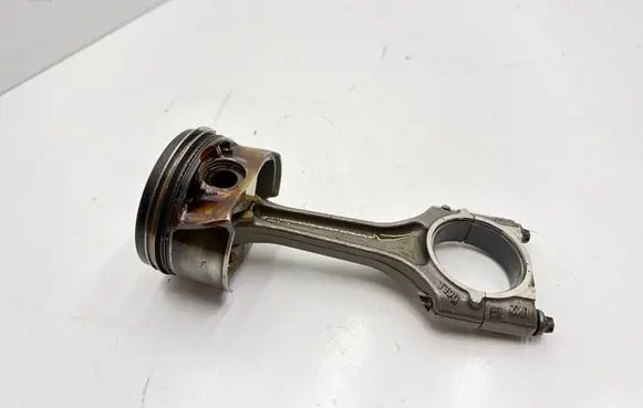 Skoda Octavia Mk4 Piston with connecting rod 02606LJ1