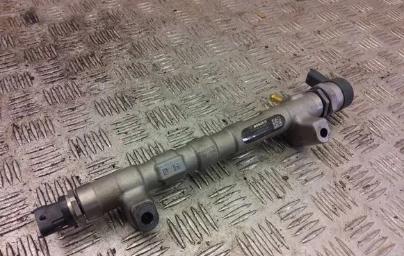 Opel Insignia A Fuel main line pipe 55578285 0445214324