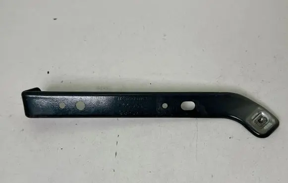 Ford Mustang VI Fender mounting bracket FR3B16C199BC