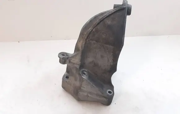 Mercedes-Benz E W212 Engine mounting bracket A6512230004