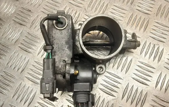 Toyota Avensis T250 Throttle valve 8967221020