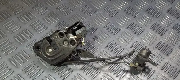 Hyundai Accent Front door lock 8135825000 81358-25000