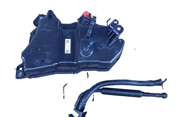 Volkswagen Touran III AdBlue liquid reservoir 5QA131877J 5QA131965F