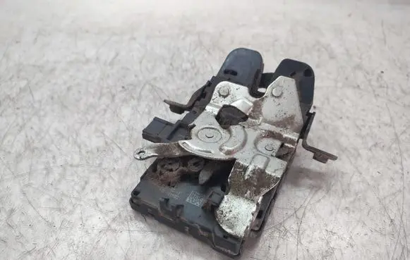 Tailgate/trunk/boot lock/catch/latch