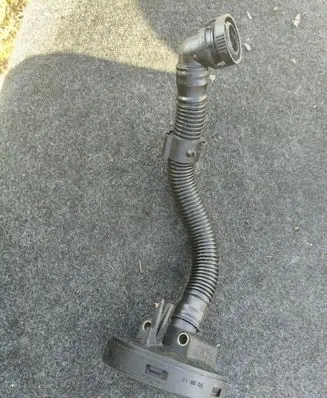 Audi Q7 4M Oil fill pipe 03C105201E
