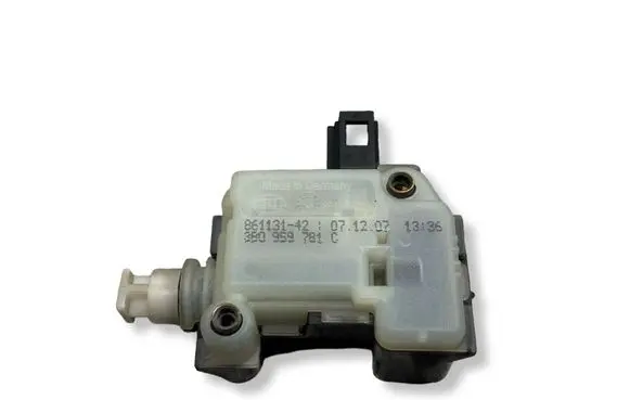 Volkswagen Polo IV 9N3 Tailgate boot lock/latch motor 3B0959781C 86113142