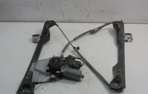 Ford Focus C-MAX Front door window regulator with motor XS4123200