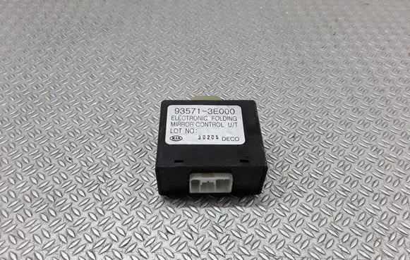 KIA Sorento Wing mirror control module 935713E000