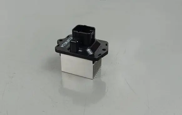 Suzuki SX4 S-Cross Heater blower motor/fan resistor Y12FN014
