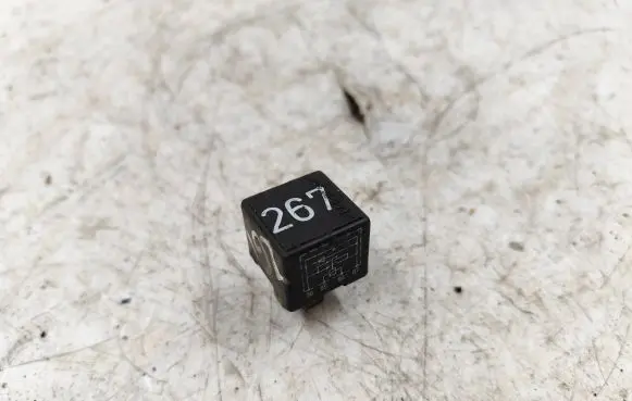 Audi A4 S4 B5 8D Other relay 443919578C