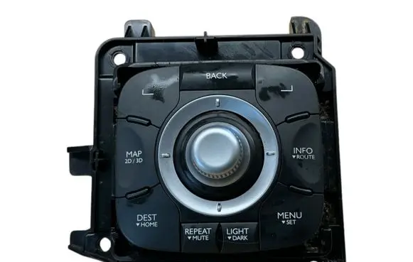 Multifunctional control switch/knob