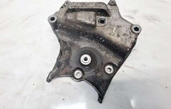 Opel Zafira B Engine mounting bracket 55210531