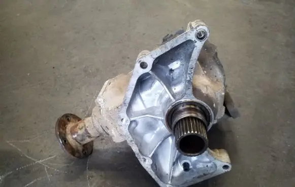 Nissan X-Trail T30 Gearbox transfer box case XUK