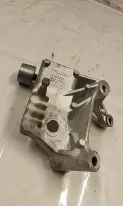 Volvo XC60 Engine mounting bracket 31480551