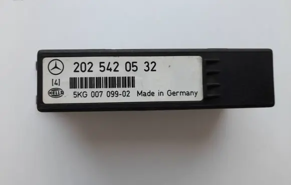 Mercedes-Benz C W202 Light module LCM 2025420532