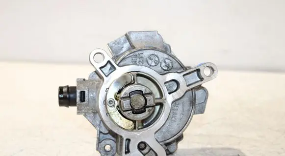 Volvo S90, V90 Vacuum pump 31316688