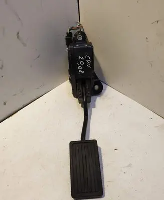 Accelerator throttle pedal