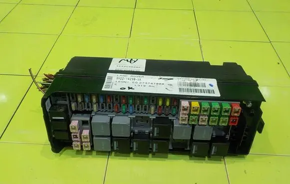 Land Rover Discovery 3 - LR3 Fuse box set 9H2214290VA 14AB41