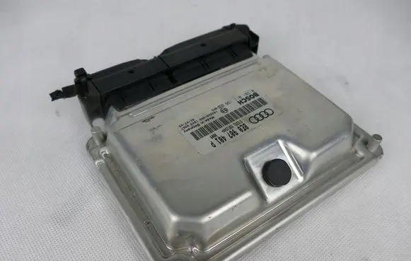 Audi A4 S4 B6 8E 8H Engine control unit/module 8E0907401P
