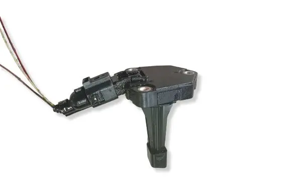Volkswagen PASSAT B6 Oil level sensor 03C907660M
