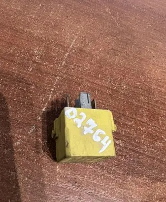 Mercedes-Benz A W168 Other relay A0025421419 D2764