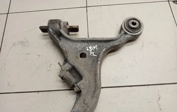Volvo V70 Front lower control arm/wishbone 9492120