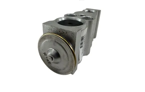 Toyota Yaris XP210 Air conditioning (A/C) expansion valve CZ4475006760