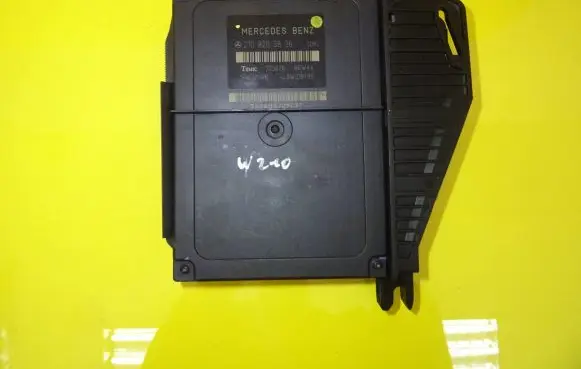Mercedes-Benz E AMG W210 Comfort/convenience module 2108203826