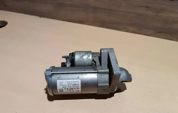 Peugeot 208 Starter motor 9830507480 0001179031