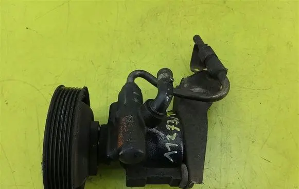 Alfa Romeo 156 Power steering pump 46533006