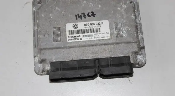 Volkswagen Polo Engine control unit/module 03D906033F 5WP4029803 3PG2509