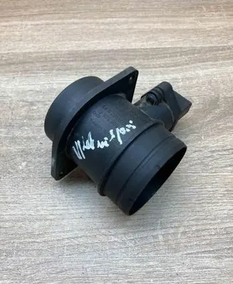 Volkswagen Golf IV Mass air flow meter 038906461C 0281002757
