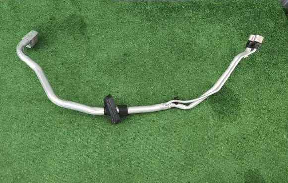 Audi A4 S4 B9 Air conditioning (A/C) pipe/hose 8W0816738Q