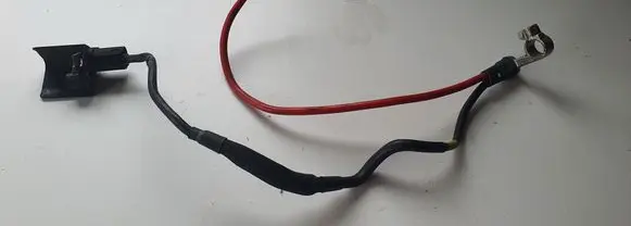 Volkswagen PASSAT B7 Positive cable (battery)