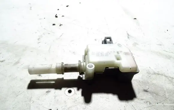 Audi A6 S6 C5 4B Tailgate boot lock/latch motor 4B9962115B