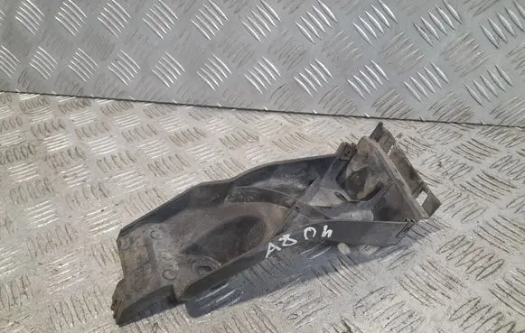 Audi A8 S8 D3 4E Fender mounting bracket 4E0853921