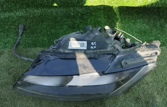 Audi Q5 SQ5 Headlight/headlamp 8R0941003AM 90021764