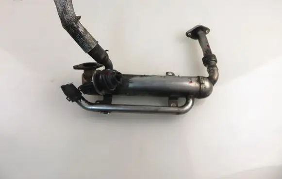 Volkswagen PASSAT B6 EGR valve cooler 03G131512AA