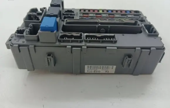 Honda Accord Fuse module E6116RA00008