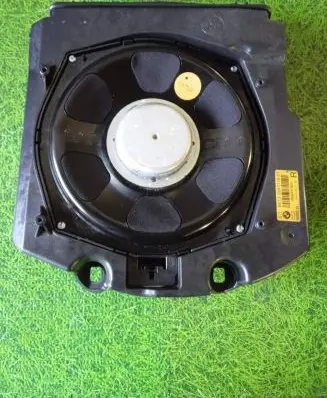 BMW 7 F01 F02 F03 F04 Subwoofer speaker 9241118 2820010
