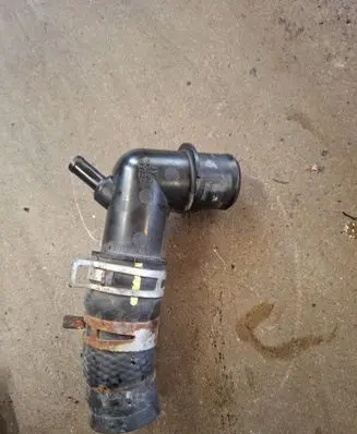 Toyota Avensis T270 Coolant pipe/hose