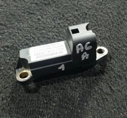 Audi A6 S6 C5 4B Airbag deployment crash/impact sensor 4B0959643B 290499