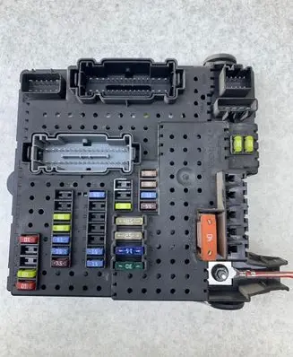 Volvo V70 Fuse module 30728512 05W314 28017881