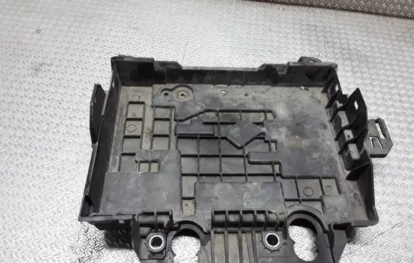 Renault Clio III Battery tray 8200314273