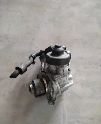 Skoda Yeti (5L) Fuel injection high pressure pump 03L130755D 0445010514 03240710
