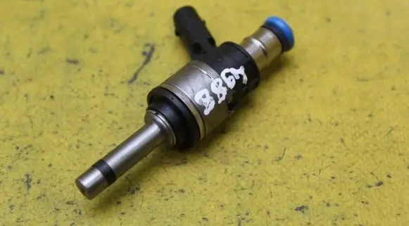 Audi A8 S8 D4 4H Fuel injector 06C906036F