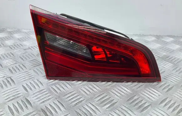 Audi A3 S3 8V Tailgate rear/tail lights 8V4945093A