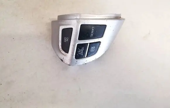 Steering wheel buttons/switches